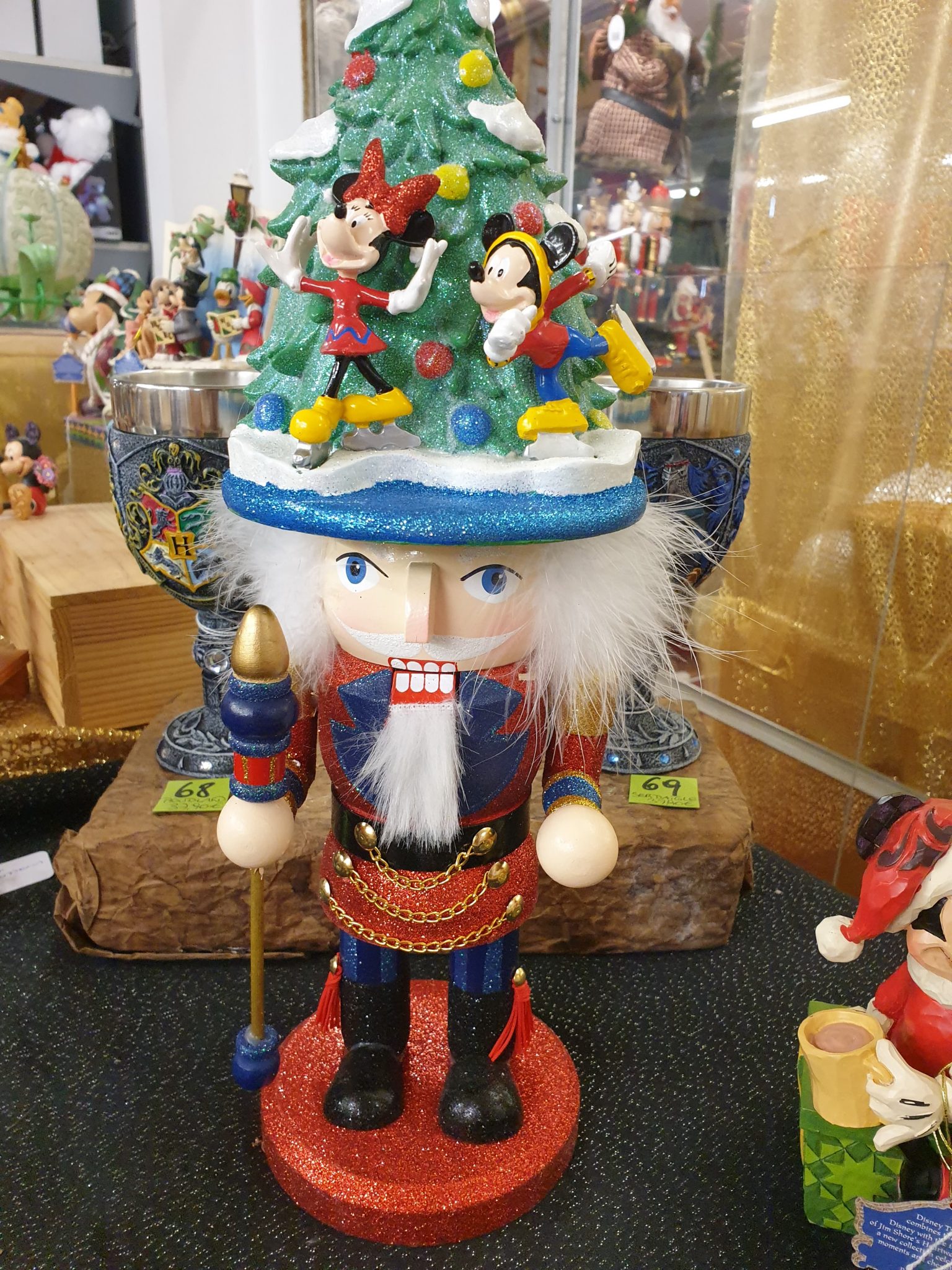 Casse-Noisette avec chapeau sapin et Mickey / Minnie - La Maison du Casse-Noisette avec chapeau sapin et Mickey / Minnie - La Maison du