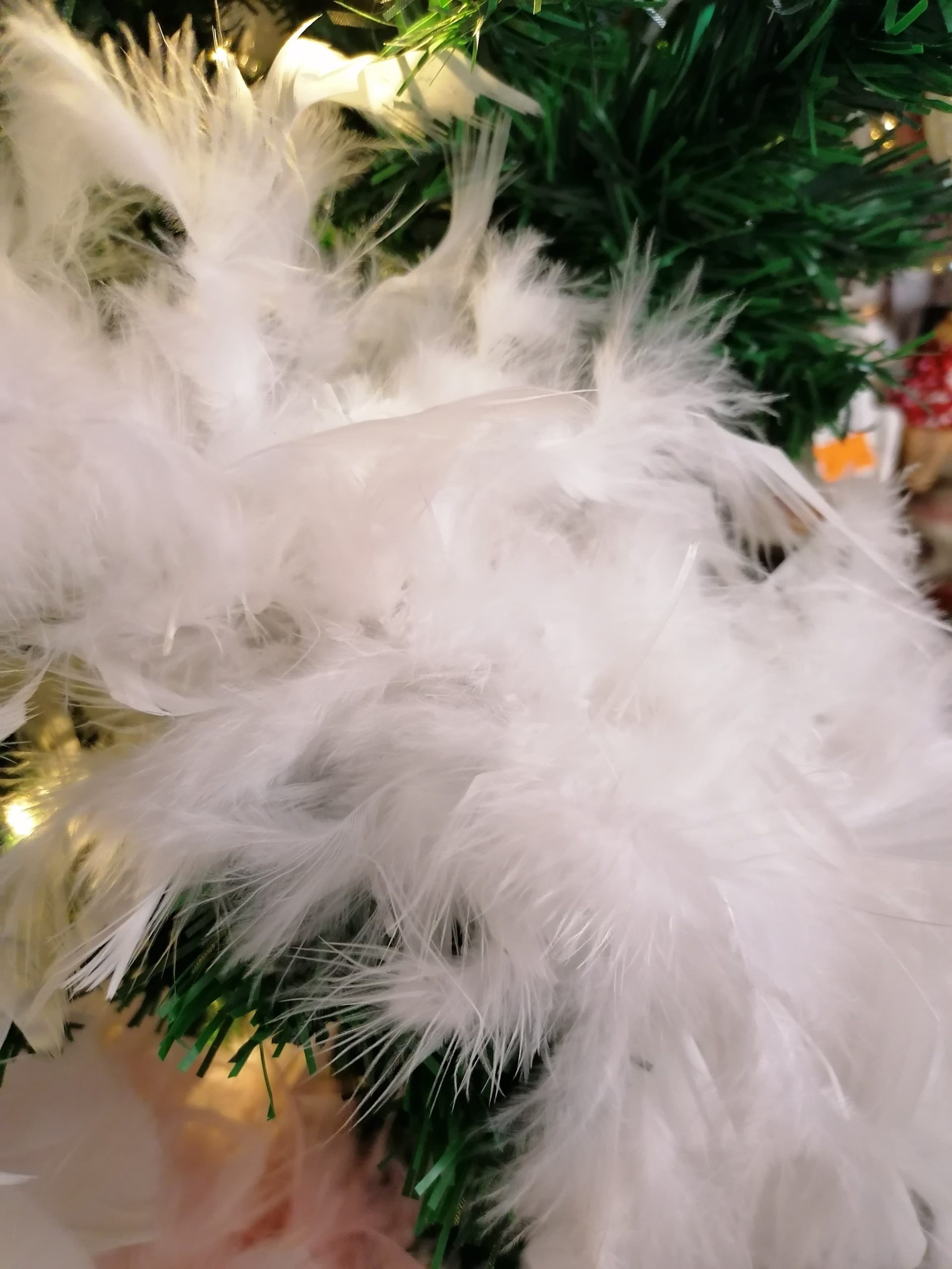 Guirlande à plumes blanches - La Maison du Père Noël